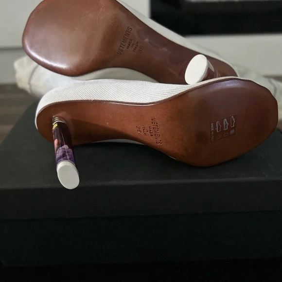 Vetements White and Black Logo Casual Socks - Picture 11 of 13